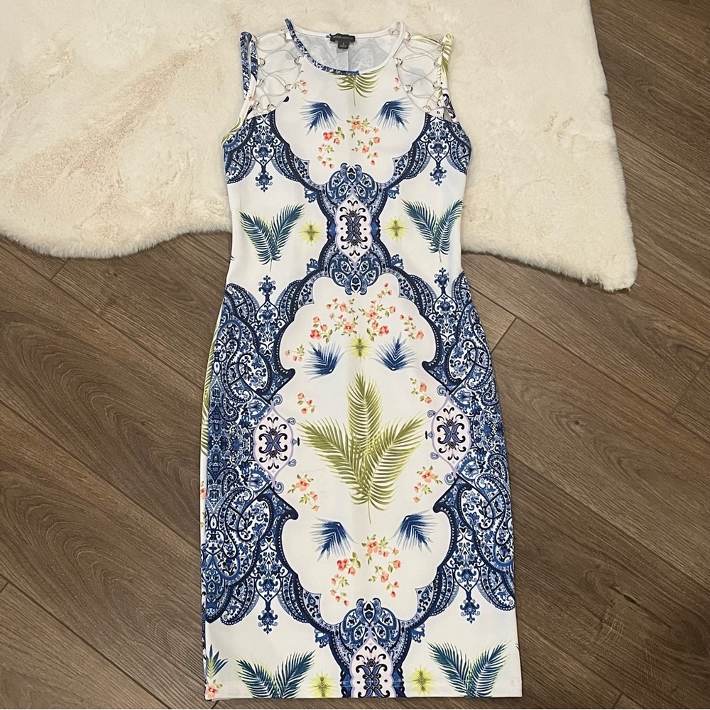 Bold Elements Cut to Curve Dress Size S